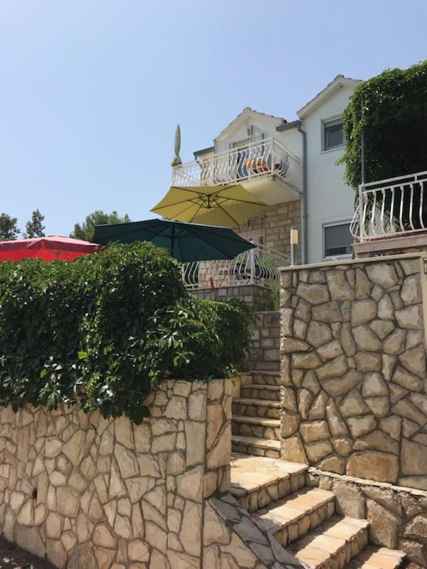 Apartmani Mima Necujam Bagian luar foto