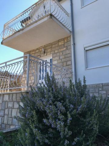 Apartmani Mima Necujam Bagian luar foto